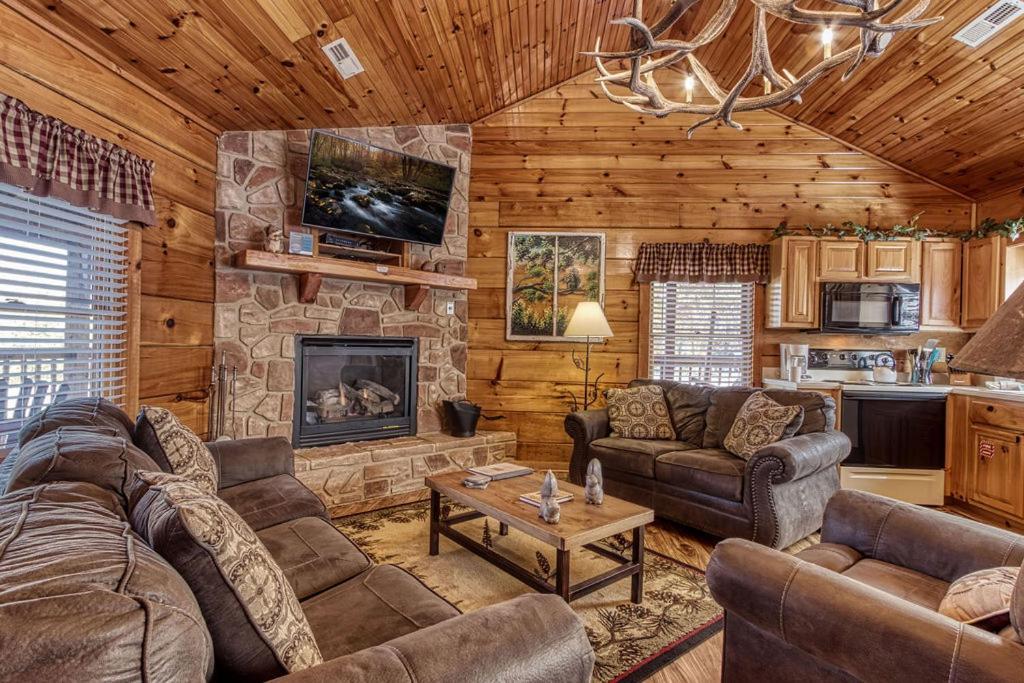 The Nut House, Hot Tub, Game Room, Wifi, 1089 Free Tickets Each Paid Day, Dollywood And More! Pigeon Forge Luaran gambar