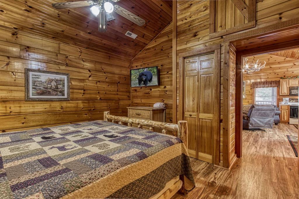 The Nut House, Hot Tub, Game Room, Wifi, 1089 Free Tickets Each Paid Day, Dollywood And More! Pigeon Forge Luaran gambar