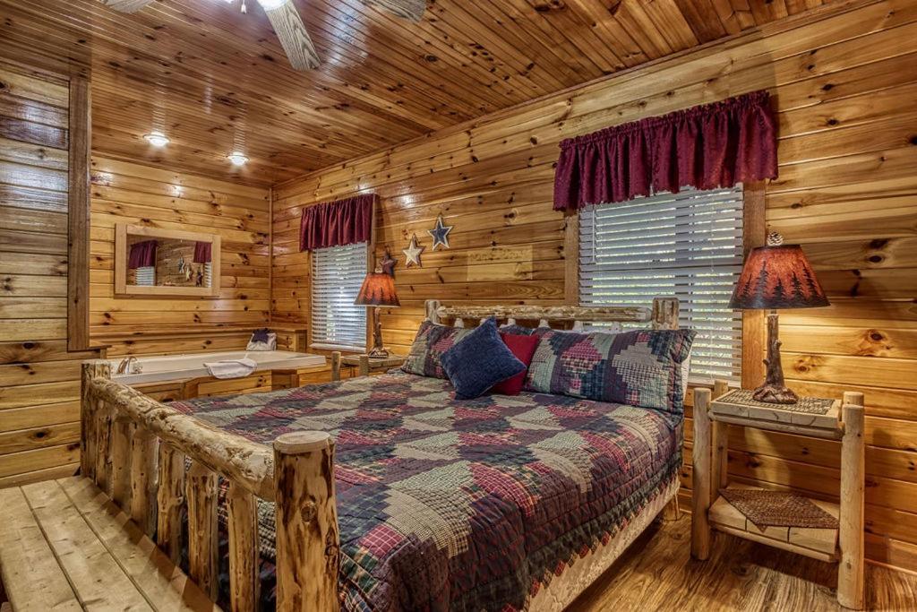 The Nut House, Hot Tub, Game Room, Wifi, 1089 Free Tickets Each Paid Day, Dollywood And More! Pigeon Forge Luaran gambar