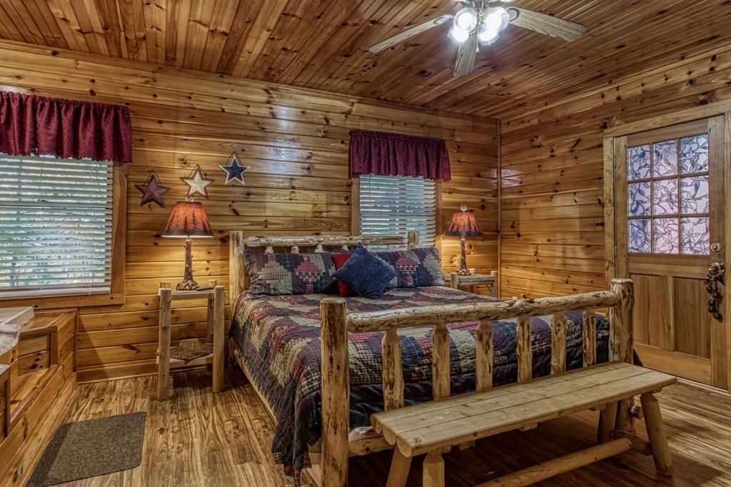 The Nut House, Hot Tub, Game Room, Wifi, 1089 Free Tickets Each Paid Day, Dollywood And More! Pigeon Forge Luaran gambar